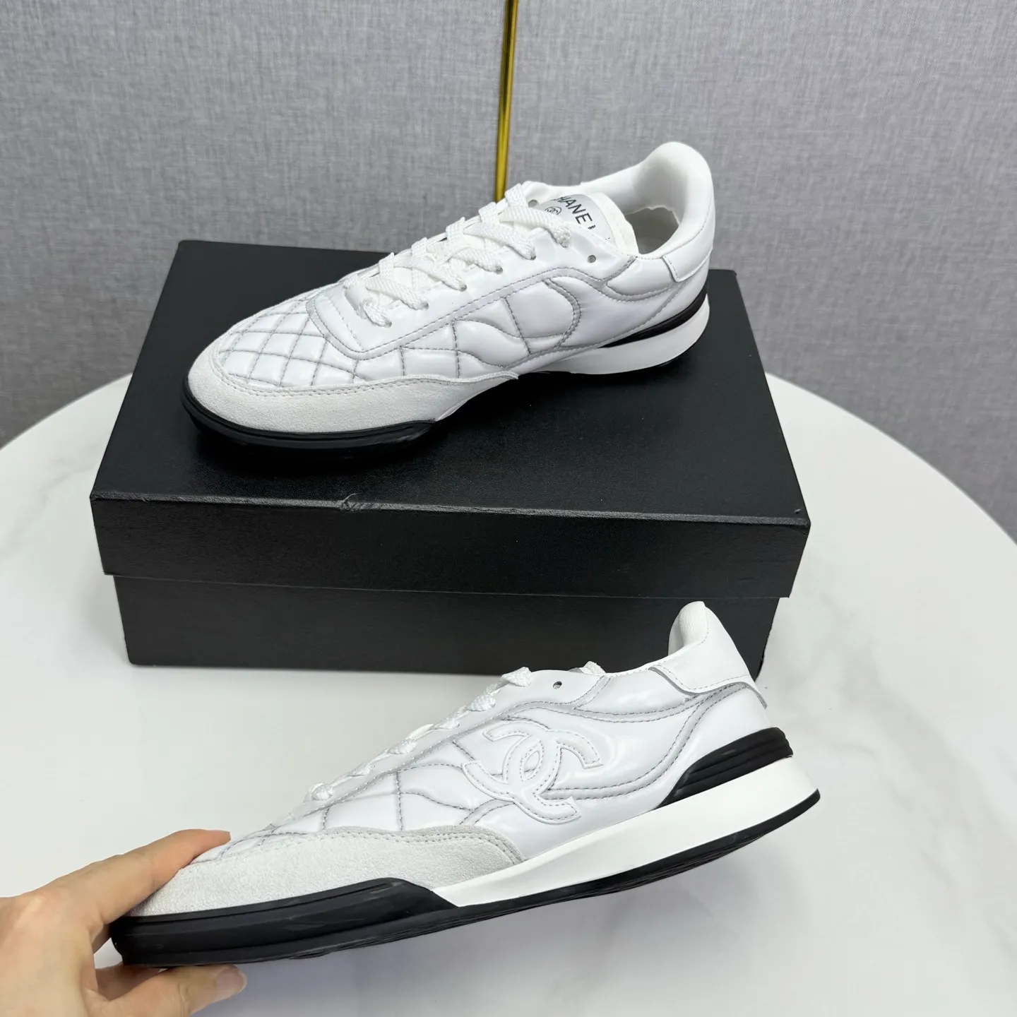 👟👟Ex-factory price 600👟👟Chanel Panda Shoes! 2025 counter's top casual sports shoes. This classic design; the upper is electro-embroidered with a variety of techniques; the outsole is fashionable and sporty; the unusual inclusion of a variety of color matching elements... The diversified mix and match is very good-looking and versatile, and can be used for leisure, fashion, sports, and outdoor... ꫛꫀꪝ Go➫ Materials: ❶Upper made of: original imported first-layer silk cowhide + original waterproof cloth + original first-layer cowhide ❷Inner lining: Original Yangli+wang ❸ Outsole based on: Original TPU combination outsole Counter boutique packaging complete set for women 35–41